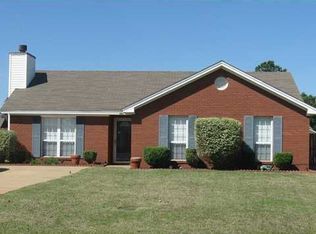 203 Foxdale Rd, Millbrook, AL 36054