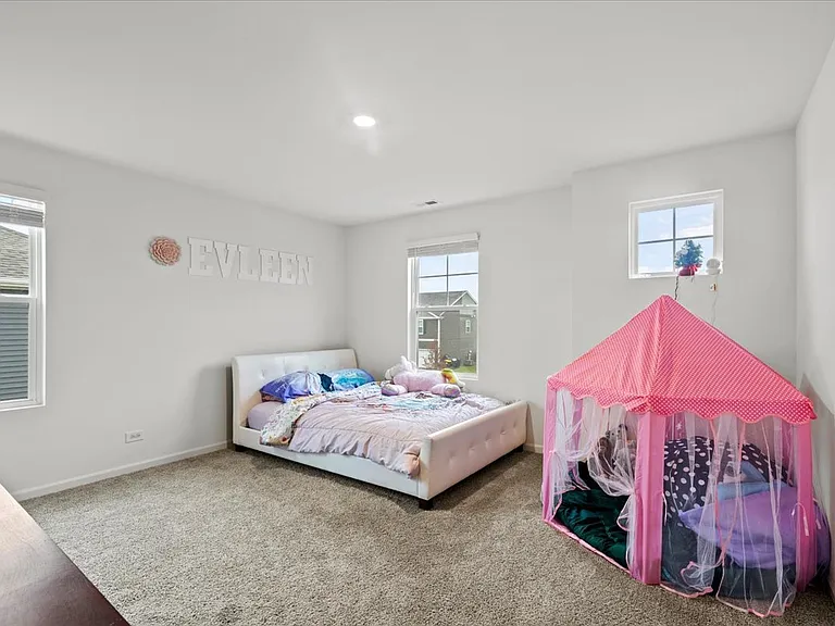 1596 Dublin Dr — Photo 11