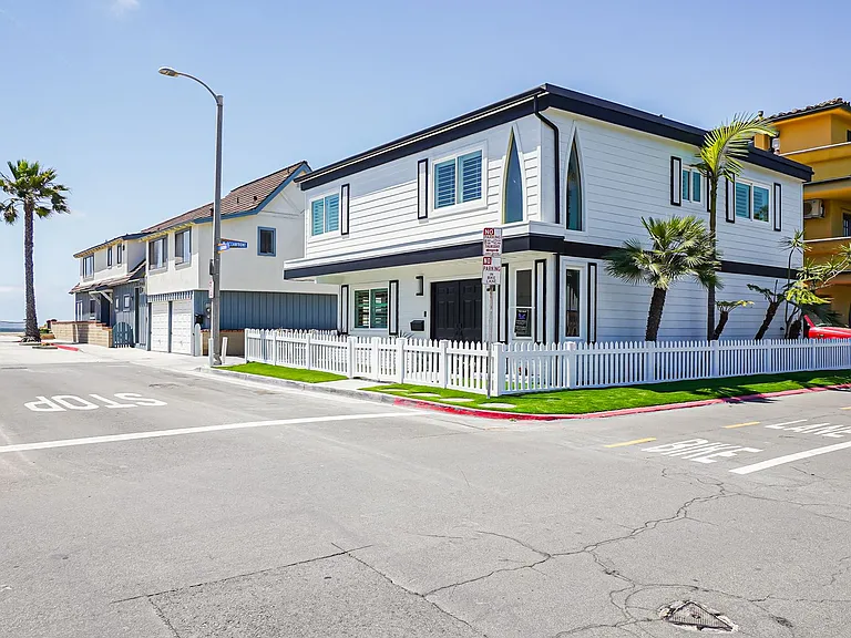 6601 Seashore Dr — Photo 2