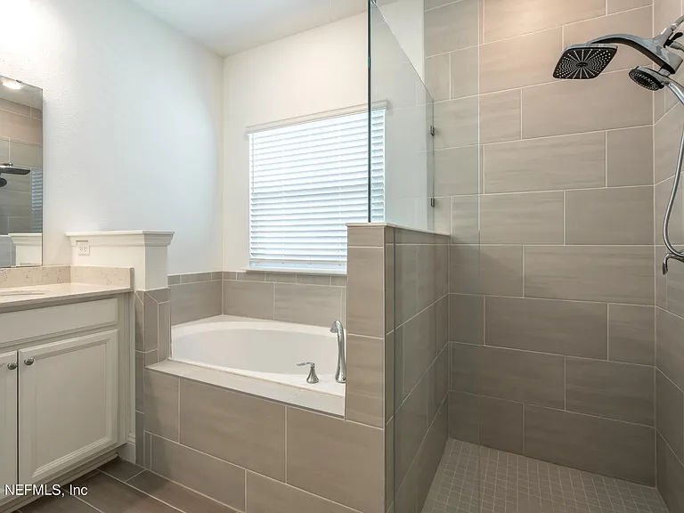 260 Oaklawn Ct — Photo 26