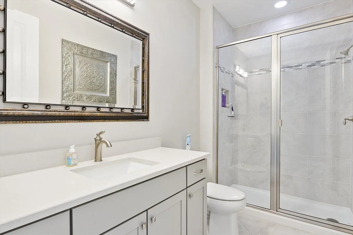 2 bed, 2.0 bath, 1378 sqft, $3,000 — Photo 3