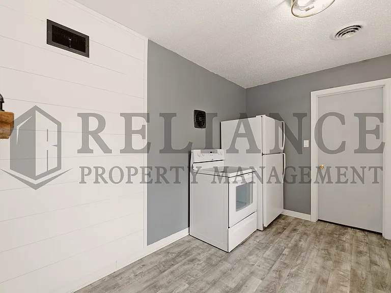 1458 N Old Manor Rd — Photo 16