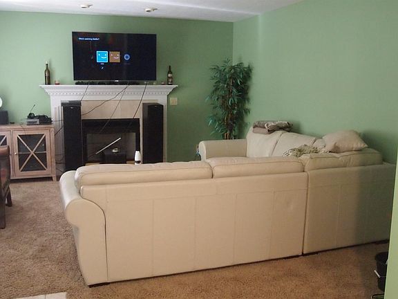 4th image of 309 Parktrail Ln
