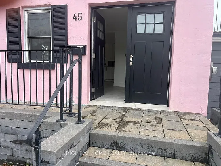 45 Major Mackenzie Dr E — Photo 2