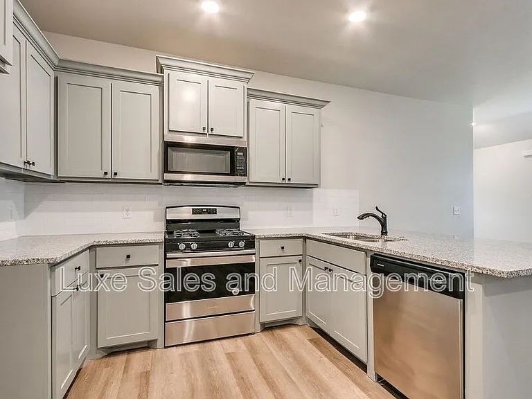 8004 NW 105th St — Photo 9
