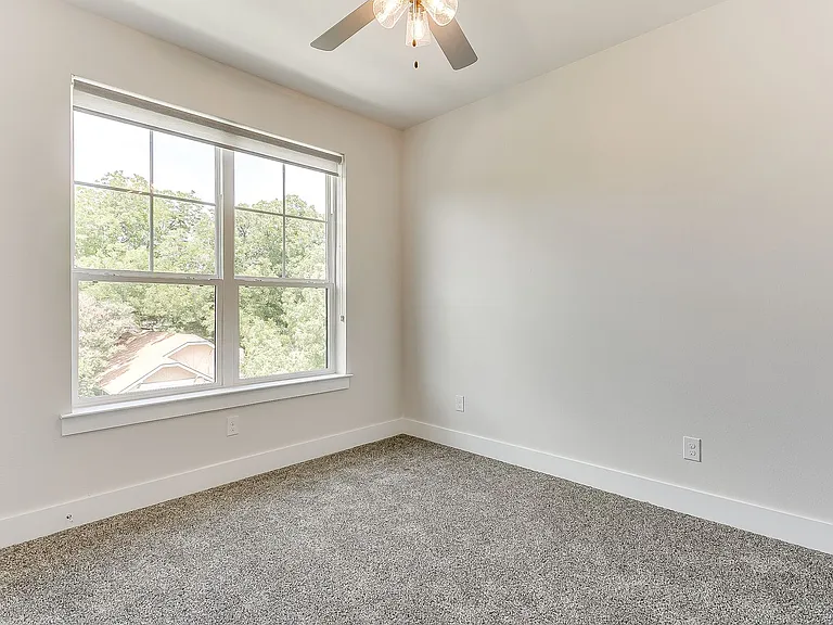 3133 Greene Ave #2028 — Photo 40