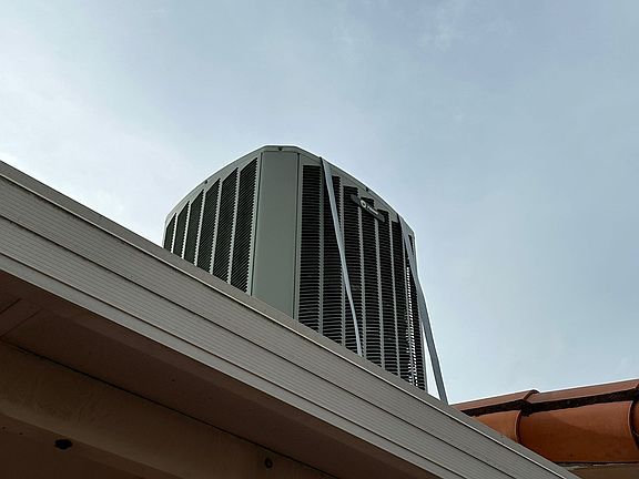 5th image of 2374 NW 33rd St