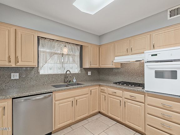 5th image of 10753 W TROPICANA Circle
