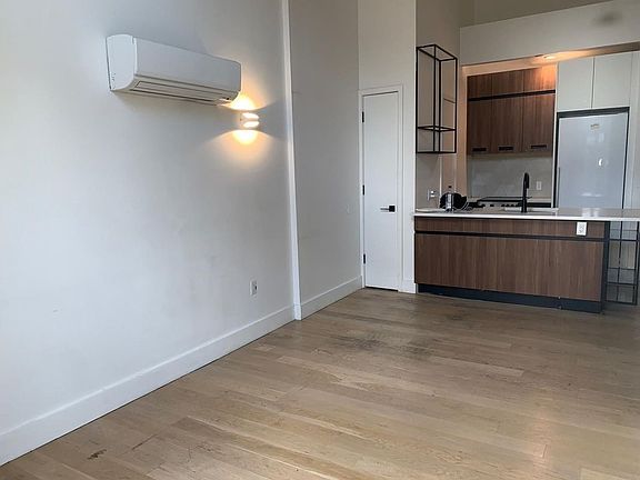 4th image of 152 Manhattan Ave #4BB