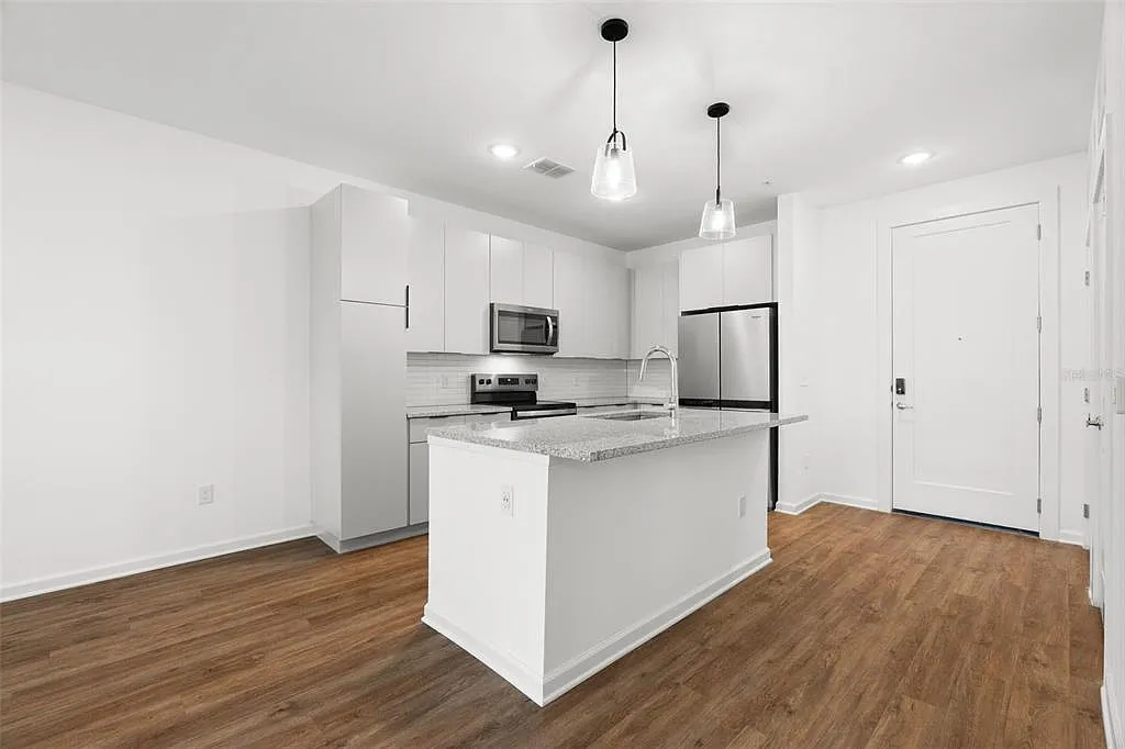 1 bed, 1.0 bath, 642 sqft, $1,450 — Photo 4