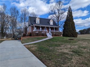 247 S Twin Hill Rd, Clemmons, NC 27012