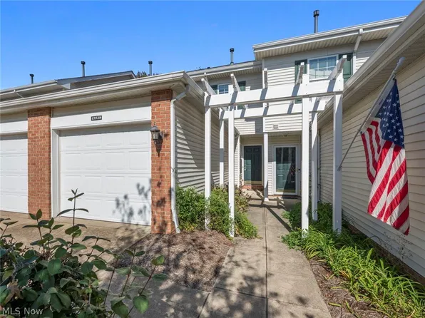 15528 Foxglove Ln, Cleveland, OH 44130
