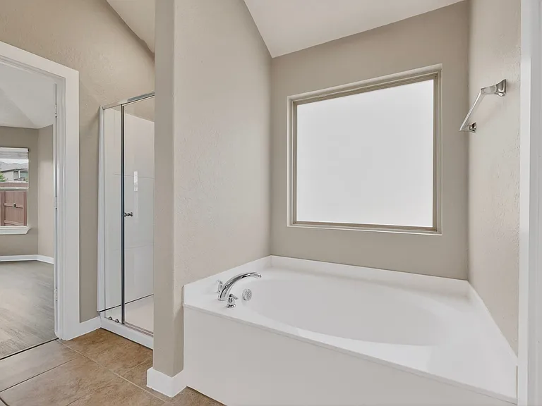 7619 Toledo Bnd — Photo 33