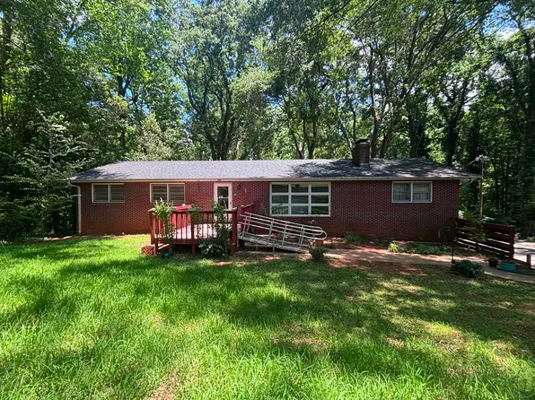230 N Catherine St, Pickens, SC 29671