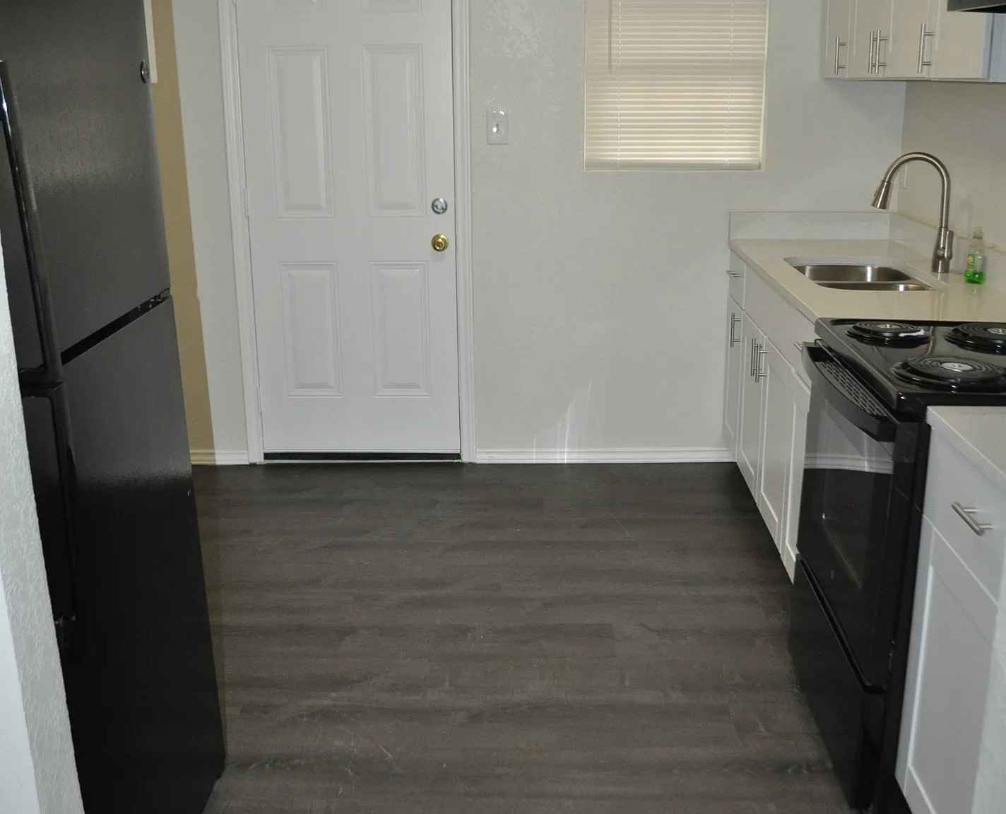 2 bed, 650 sqft, $1,000 — Photo 3