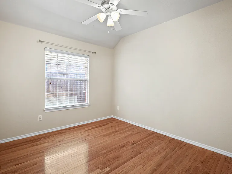 2127 Ballycastle Dr — Photo 17