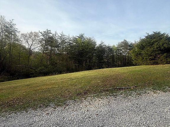 3rd image of 1926 Greenbriar Rd