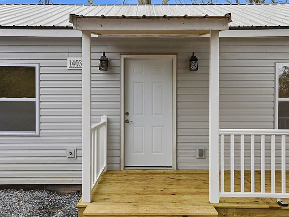 3rd image of 1403 Revere St