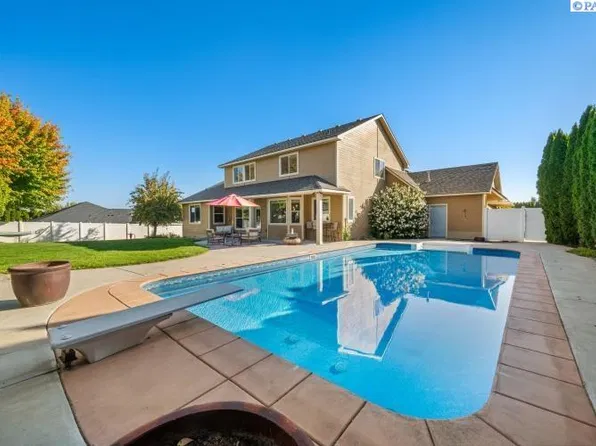 5400 Kenra Loop, West Richland, WA 99353