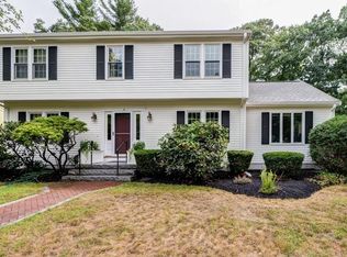 8 Lafayette Dr, East Walpole, MA 02032