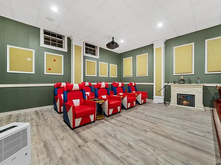 328 W Ridgewood Ave — Photo 41