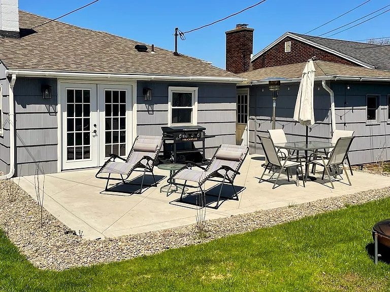 260 Waverly Ave — Photo 18