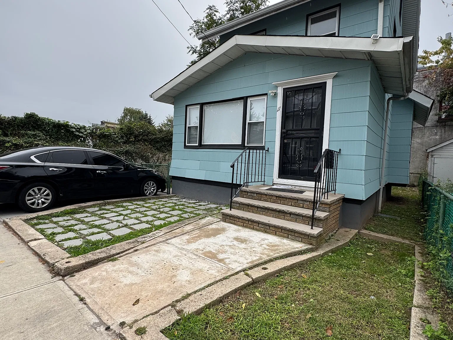 3 bed, 1080 sqft, $3,200 — Photo 3