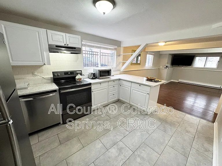 2126 W Kiowa St #10 — Photo 2