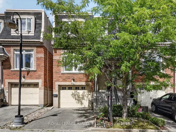 8032 Kipling Ave #9, Vaughan, ON L4L 2A1