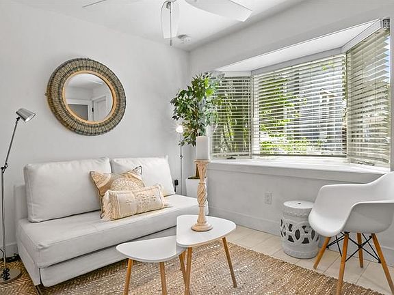 4th image of 605 N Lakeside Dr #2