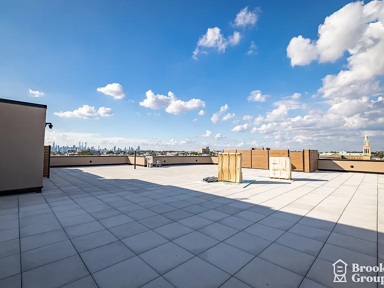 1711 Hancock St #610 — Photo 11