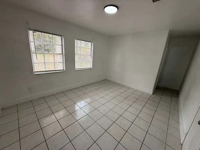 8416 N Brooks St — Photo 3