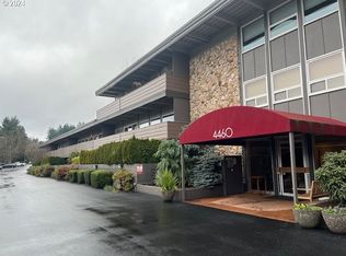 4460 SW Scholls Ferry Rd APT 9A, Portland, OR 97225