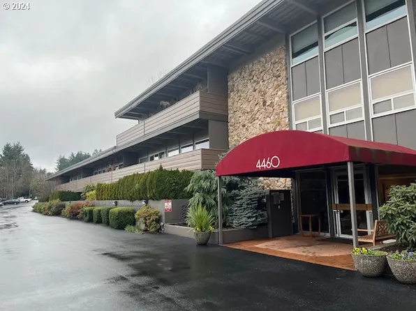 4460 SW Scholls Ferry Rd APT 9A, Portland, OR 97225