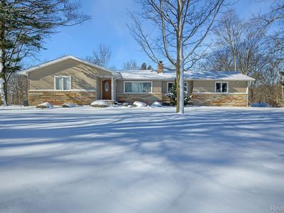 5985 Curdy Rd, Howell, MI, 48855