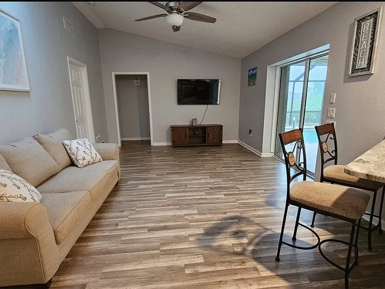 11195 Seabreeze Ave — Photo 20