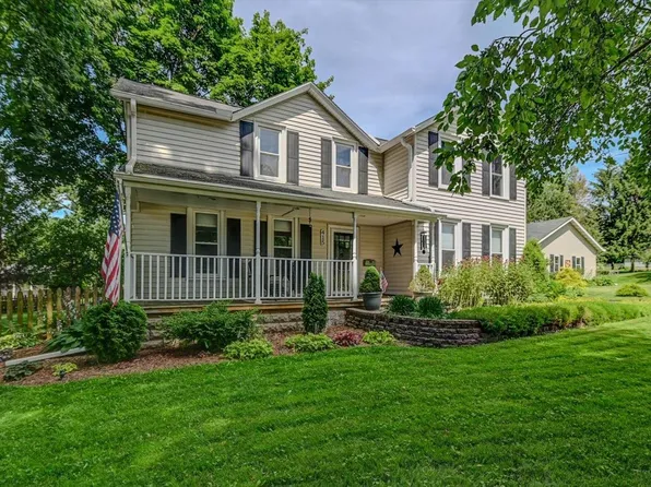415 N Main St, Cottage Grove, WI 53527