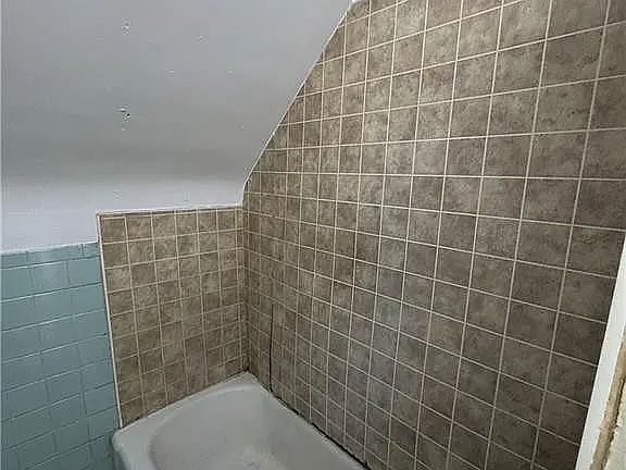 2nd image of 3104 Franklin Ave #2