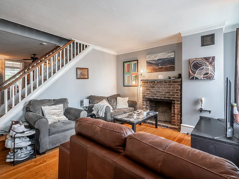 131 Ripka St — Photo 2
