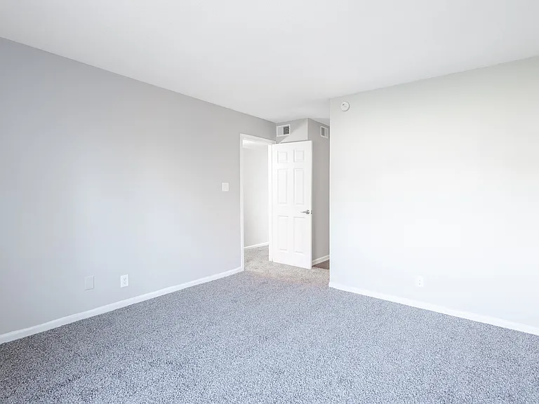 Bridgepointe Crossing — Photo 27