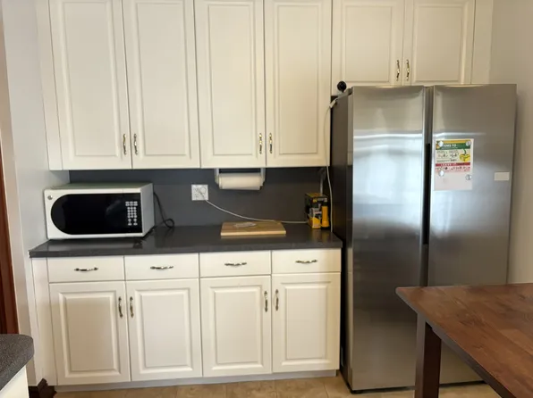 143 Newbridge Rd #2, Hicksville, NY 11801