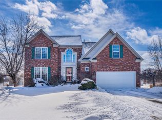 6821 Amanda Ln, Lockport, NY 14094