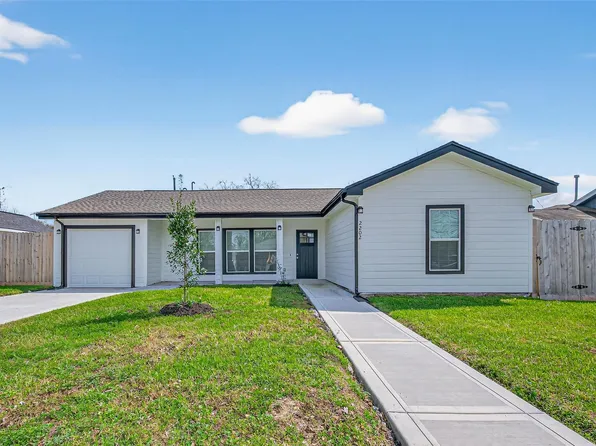 2202 Alabama St, Baytown, TX 77520