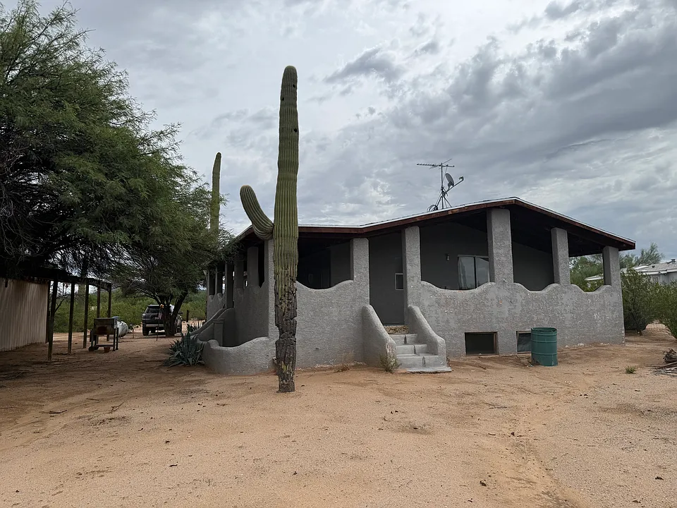 6575 N Pelto Path