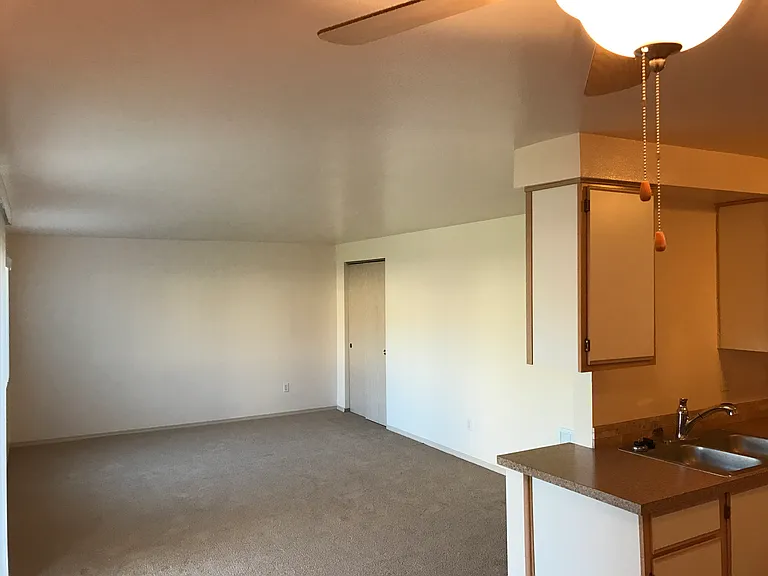 McNary Heights Apartments — Photo 21