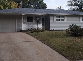 2514 SW Meadow Ln, Topeka, KS 66614