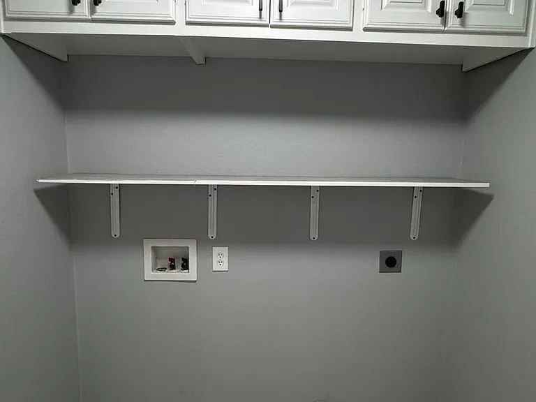 10008 York Ave — Photo 16