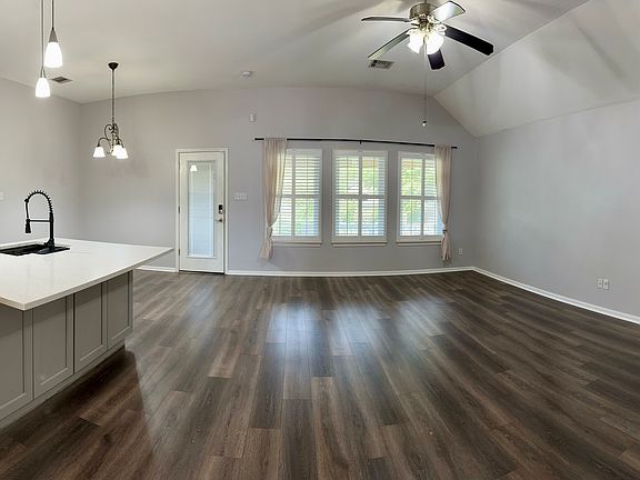 entrance to living/kitchen/dining