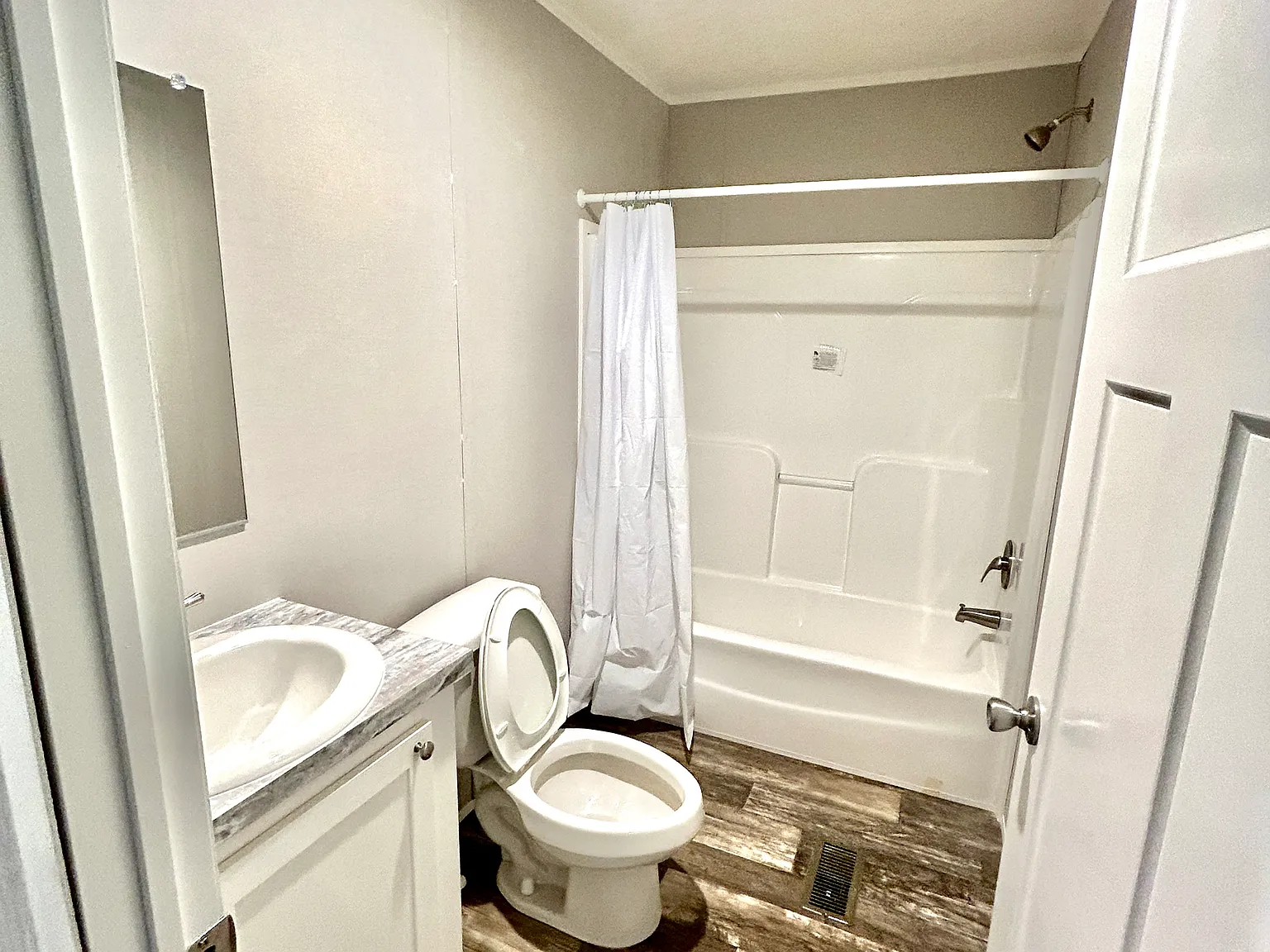 925 West 26th Street — Photo 4