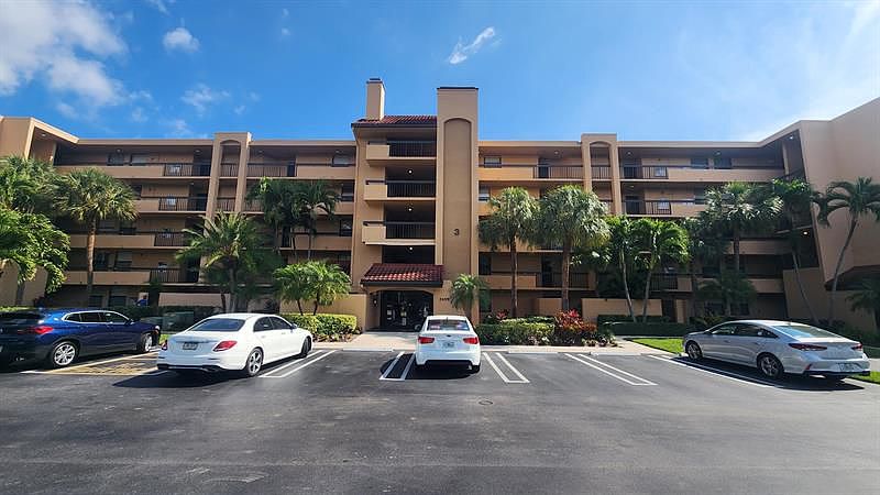 1st image of 2455 Lindell Blvd APT 3206